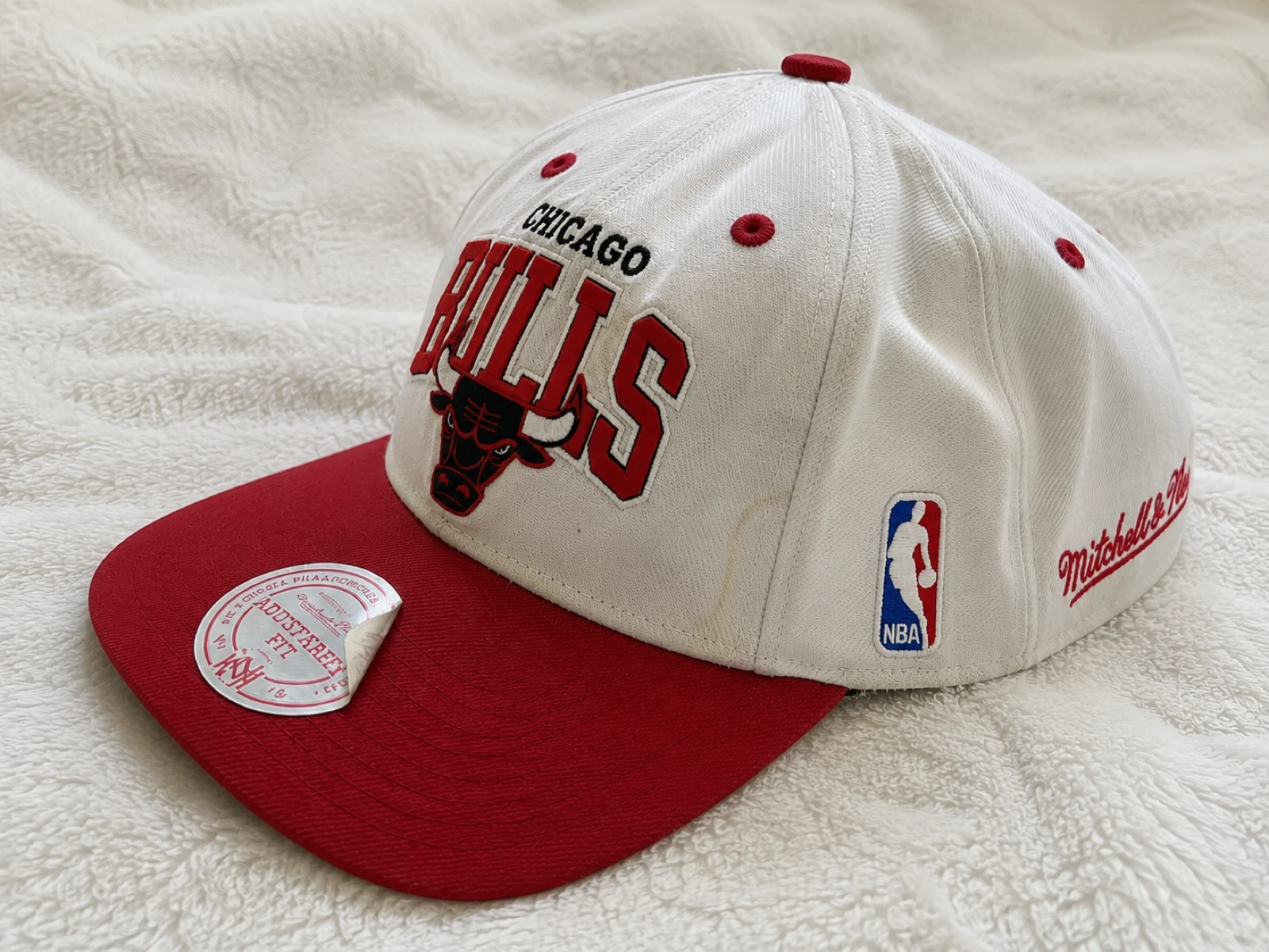 Boné Mitchell & Ness Chicago Bulls NBA Hardwood Classics Snapback branco/vermelho – photo 2